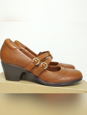 Clarks Emily2 Jane Neutral Brown Mary Jane Heels Womens Size 7.5N NWT Preppy